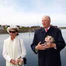 King Harald and Queen Sonja during their visit in Lovund at Lurøy (Photo: Knut Falch, Scanpix)